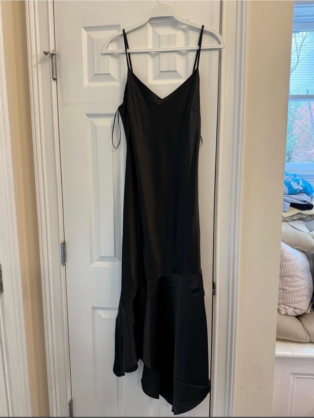 Steve Madden Lucielle
Handkerchief Hem Satin Slipdress